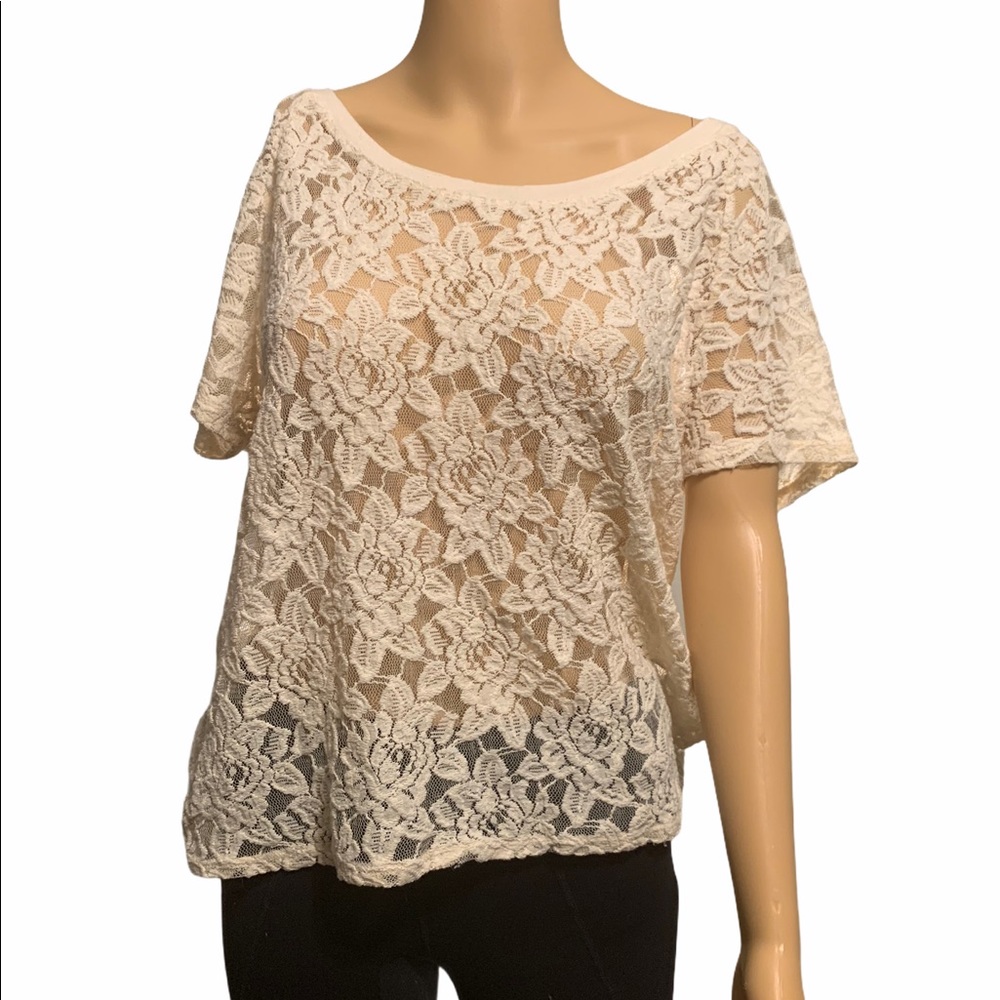 Express Women’s Lace Short Sleeve Top